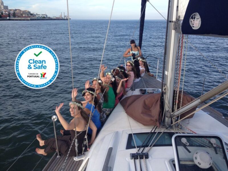 Lisbon 2H Private Tour by SAILBOAT / SAIL or POWER CATAMARAN - Exploring Lisbon from the Water: The Experience Breakdown