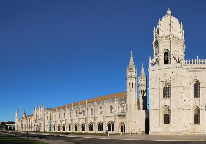 Lisbon and Obidos private day trip from Porto - Who Will Love This Tour?