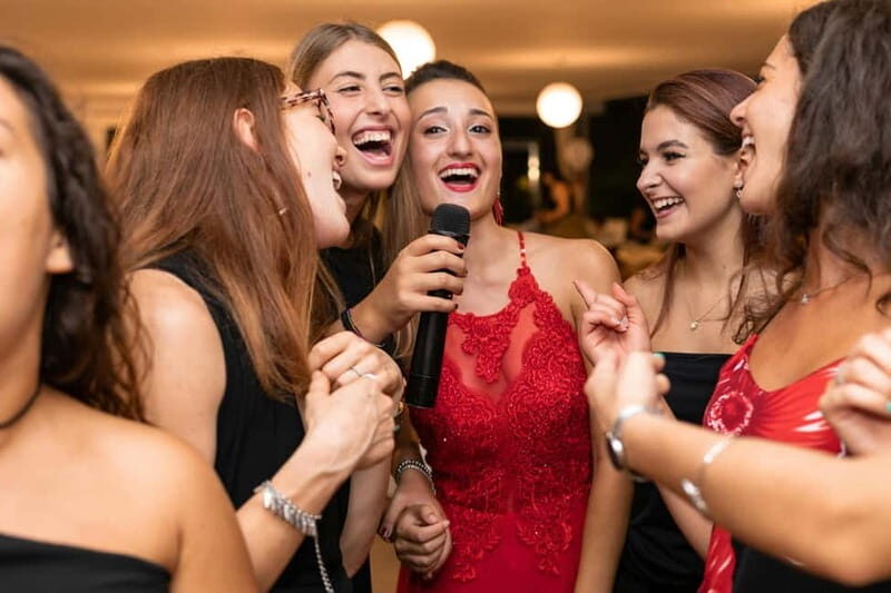 Lisbon: Bachelorette Party Photoshoot Tour - Who Should Book This?