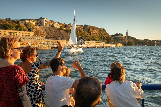 Lisbon Boat Cruise - FAQ