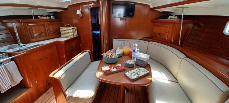 Lisbon: Boat Tour - the most Comfortable Sailboat - Key Points