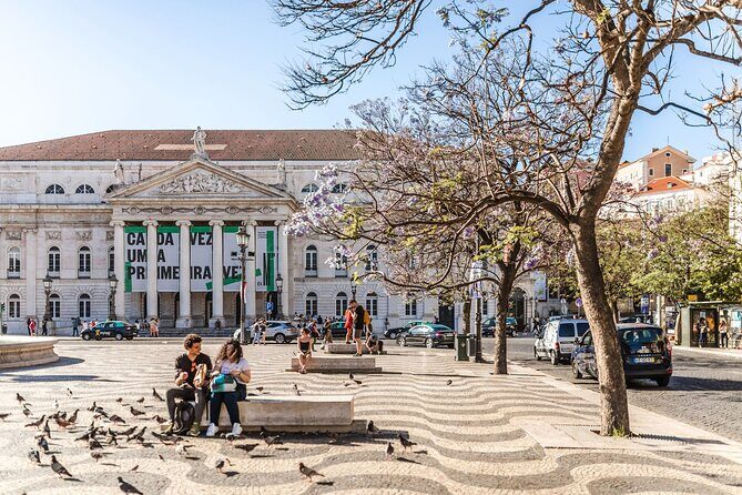 Lisbon: Book A Local Host For 6 Hours - FAQs