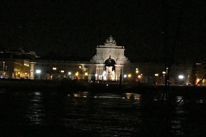 Lisbon by Night Sailing Tour with White or Rosé Wine & Light Snacks - Experience and Atmosphere