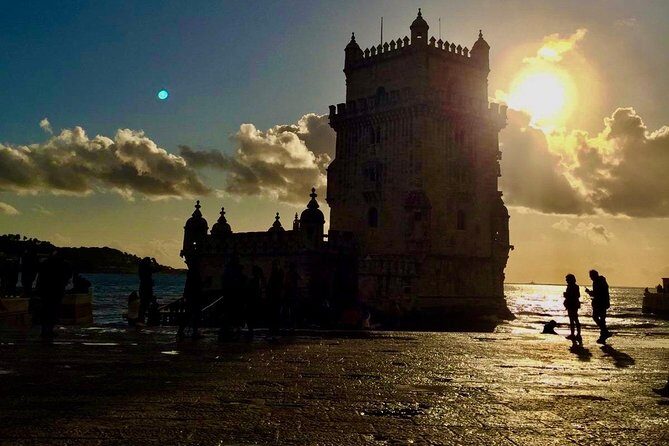 "Lisbon by Night" up to 6 people, private tour - Exploring Lisbon by Night: The Experience in Detail