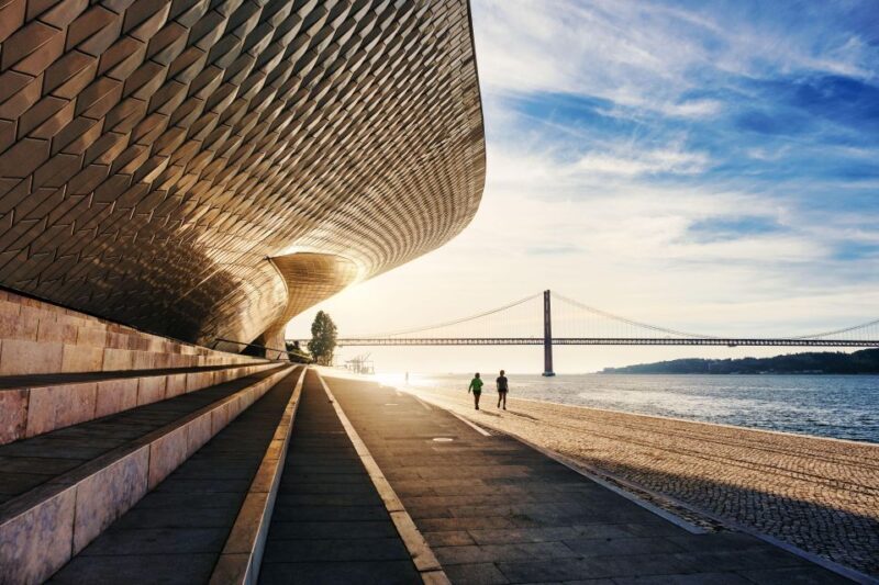 Lisbon: Capture the most Photogenic Spots with a Local - Authentic Insights from Reviews