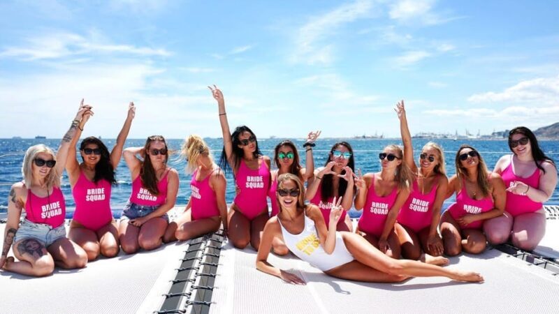 Lisbon: Catamaran Boat Party with Music, Open Bar & Dives - Key Points