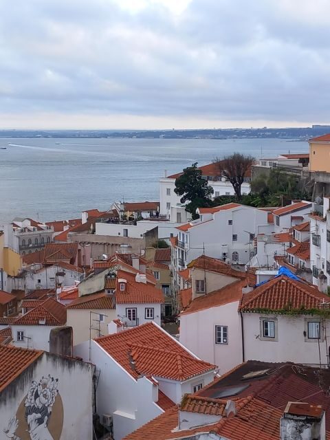 Lisbon: Chiado, Bairro Alto, and Principe Real Tuk Tuk Tour - FAQ