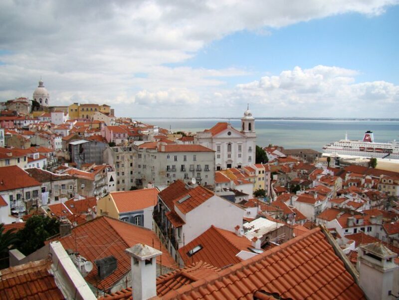 Lisbon: City Walking Tour with Local Guide - Inside the Experience