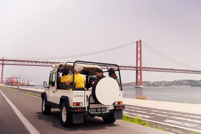 LISBON DAILY TOUR in a Vintage Jeep with FOOD & DRINK Tastings - Green Spaces and Panoramic Views