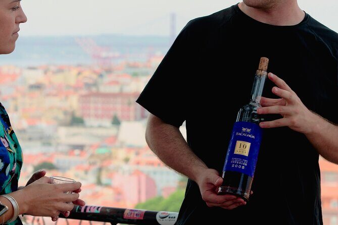 LISBON DAILY TOUR in a Vintage Jeep with FOOD & DRINK Tastings - The Heart of Lisbon: Praça do Comércio and the Waterfront