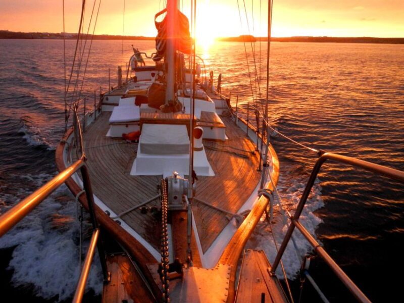 Lisbon: Daylight or Sunset on a Vintage Sailboat - Why This Tour Works Well