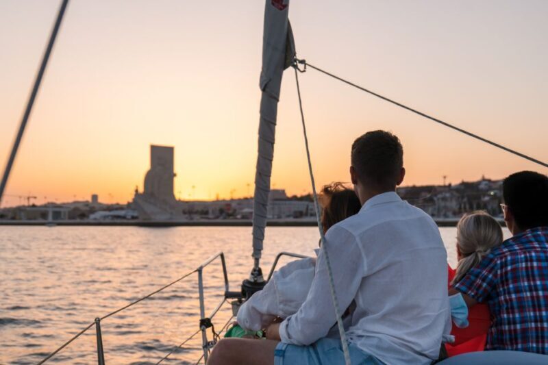 Lisbon: Daytime/Sunset/Night City Sailboat Tour with Drink - FAQ