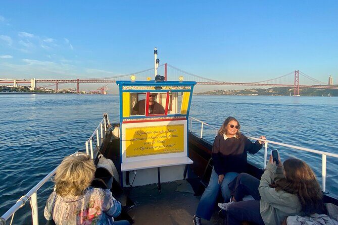 Lisbon Daytime & Sunset Tradicional Boat Tour Sightseeing Cruise - What to Expect on the Boat
