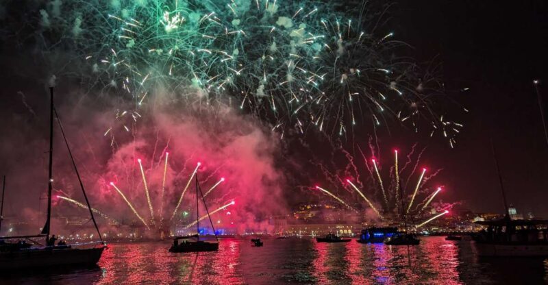 Lisbon: Dazzling New Year's Private Boat Tour (2h) - A Closer Look at the Experience