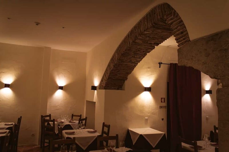 Lisbon: Dinner with Rising Stars of Fado at Canto do Poeta - FAQs