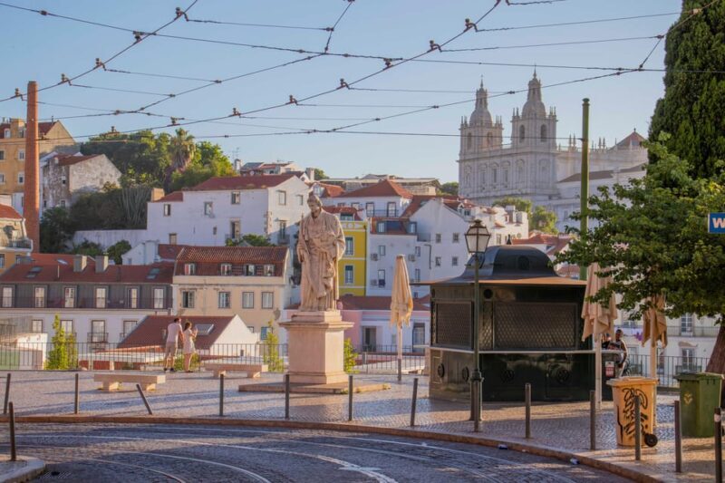 Lisbon: Early Morning TukTuk Tour - hotel/cruise ship pickup - In Closing
