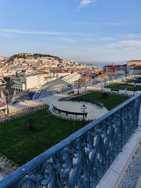 Lisbon: Electric Tuk Tuk Private Tour of the Seven Hills - FAQ