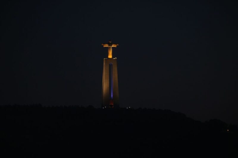 Lisbon: Exclusive Night Tour - Key Points