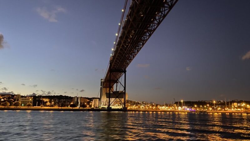 Lisbon: Exclusive Night Tour - An Introduction to Lisbon’s Night from the Water