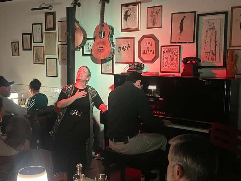 Lisbon: Fado Dinner Show with Traditional Portuguese Cuisine - The Experience: From Genuine Music to Delicious Bites