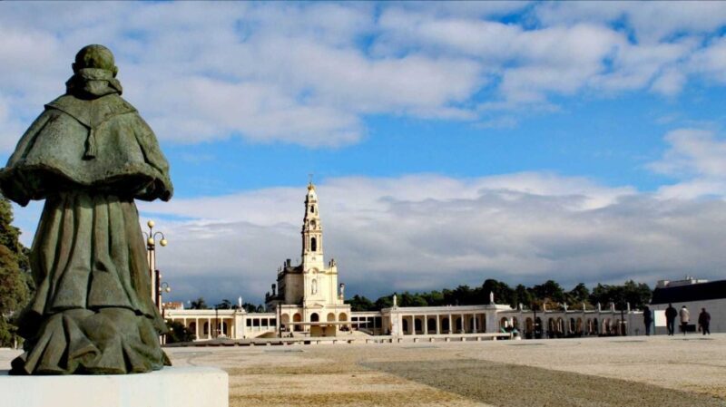 Lisbon: Full-Day Private Guided Tour to Fátima - Discovering Fátima: An Honest Look at the Private Day Tour from Lisbon