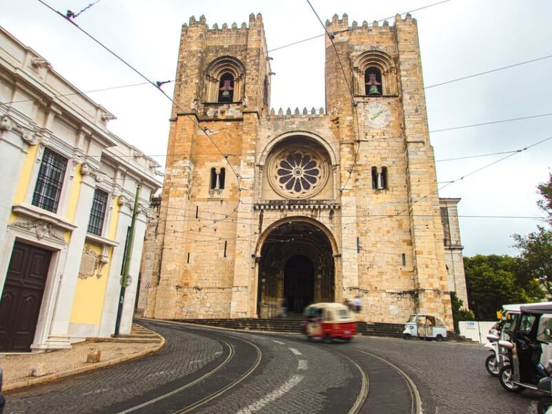 LISBON GRAND EXPERIENCE Tuktuk Tour in German - Duration, Group Size, and Cost