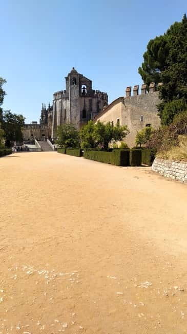 Lisbon: Guided Day Trip Tomar, City of The Knights Templars - Authentic Insights from Reviews