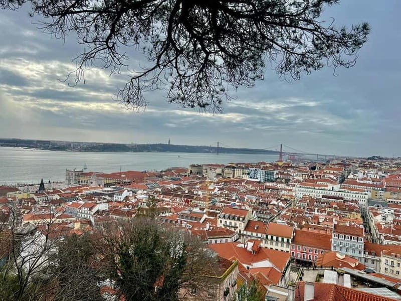 Lisbon: Guided Sightseeing Tour by Tuk Tuk - FAQ