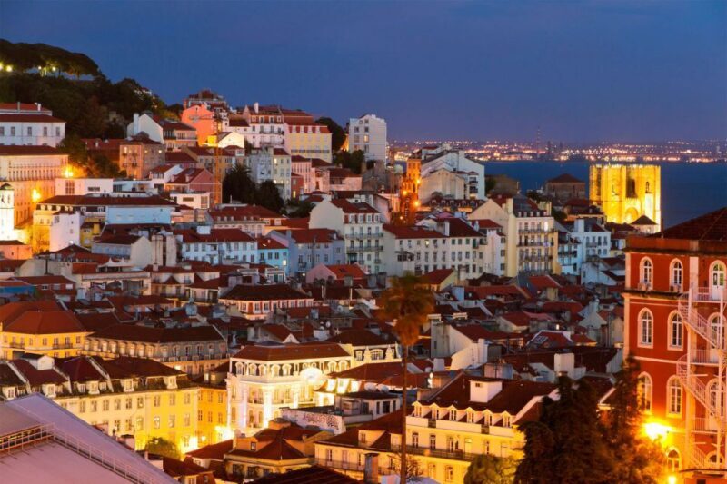 Lisbon: Half-Day Night Group Tour w/ Fado Dinner Show - An In-Depth Look at the Tour Experience