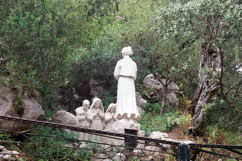 Lisbon: Holy Miracle Church Santarem & Fatima Private Tour - The Sanctuary of Our Lady of Fatima