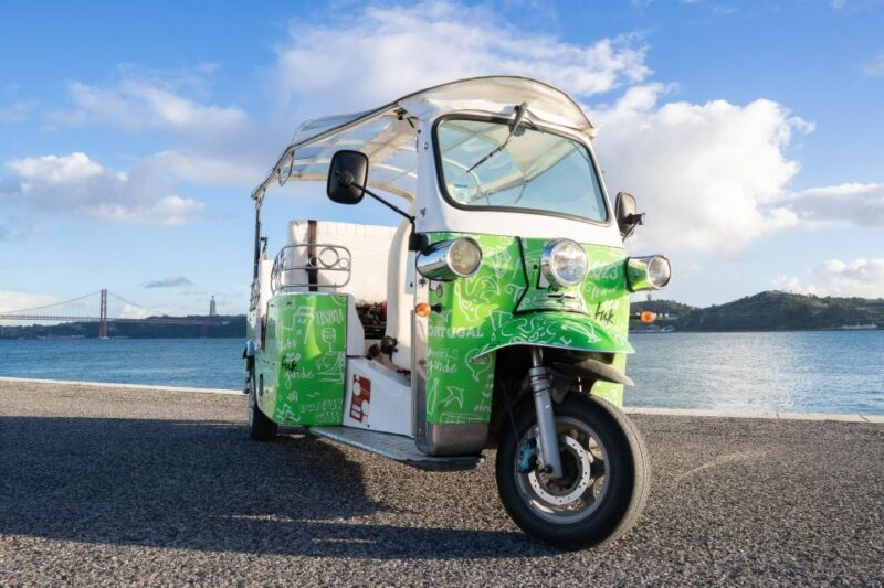 Lisbon Iconic Highlights in 2H00 : Private Tuk-Tuk Tour - Key Points