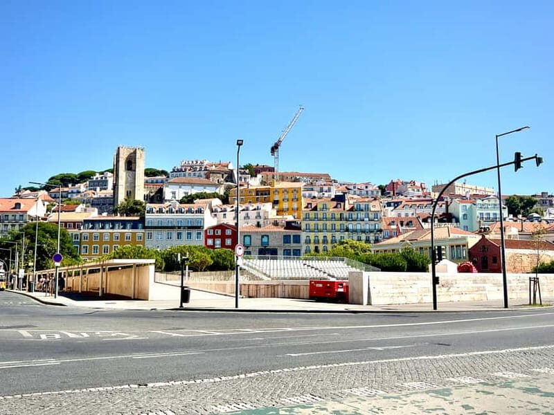 Lisbon: LISBON STORY TOUR BY TUK TUK - Key Points