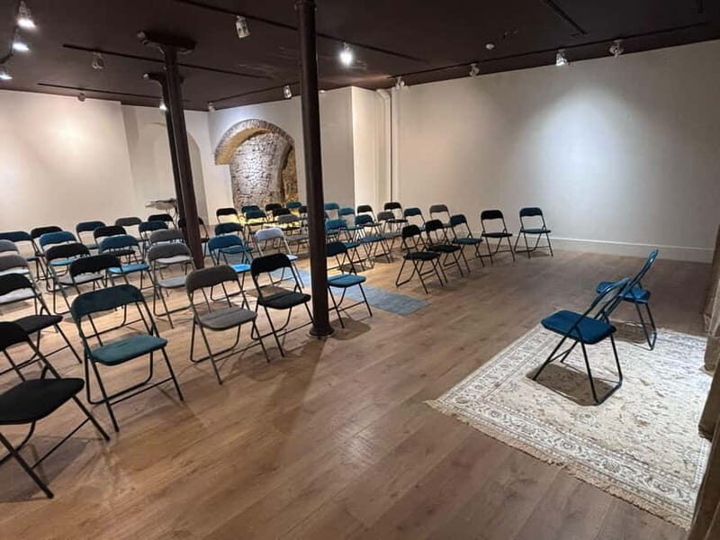 Lisbon: Live Fado Show in Historic Alfama with Port Wine - Key Points