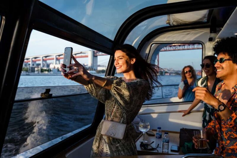 Lisbon Luxury Lounge Cruise: Sangria, Pizza & Open Bar - FAQ
