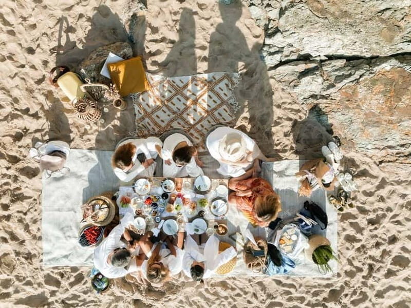 Lisbon: Luxury Vintage Picnic Experience - Key Points