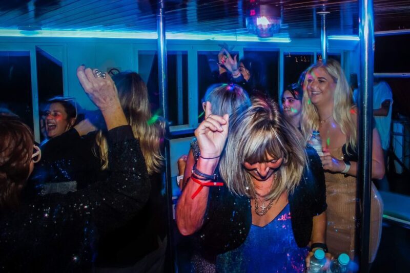 Lisbon: New Year's Eve with Live Dj Fireworks and Open Bar - FAQs