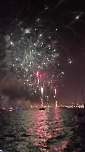 Lisbon: New Year's party on sailboat tour 2025 to 2026 - The Experience: An In-Depth Look