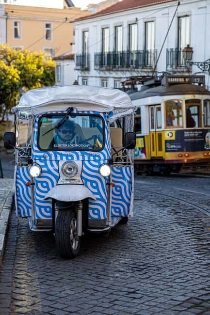 Lisbon: Old City Premium Private Guided Tour by Tuk-Tuk - Exploring Lisbon on a Tuk-Tuk: What to Expect