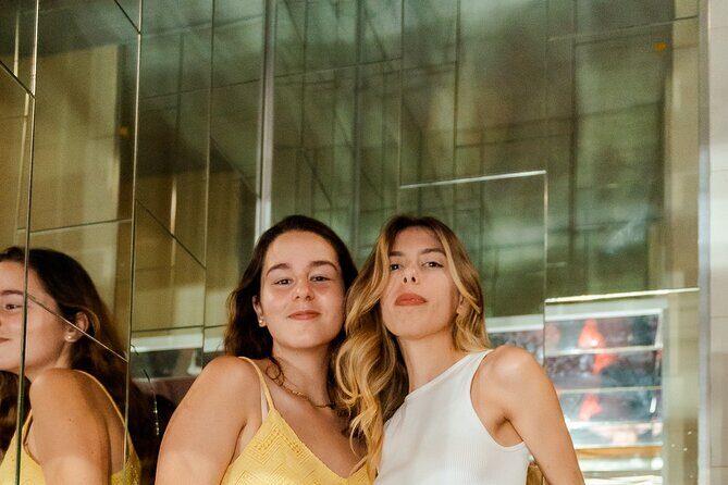 Lisbon Pink Street Pubcrawl: 1h Open Bar, Shots,VIP Club Entry - Authentic Insights from Reviewers