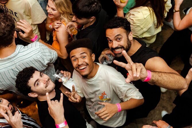 Lisbon Pink Street Pubcrawl: 1h Open Bar, Shots,VIP Club Entry - FAQ