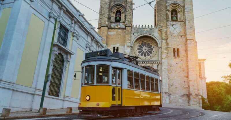 Lisbon: Private Architecture Tour with a Local Expert - Key Points