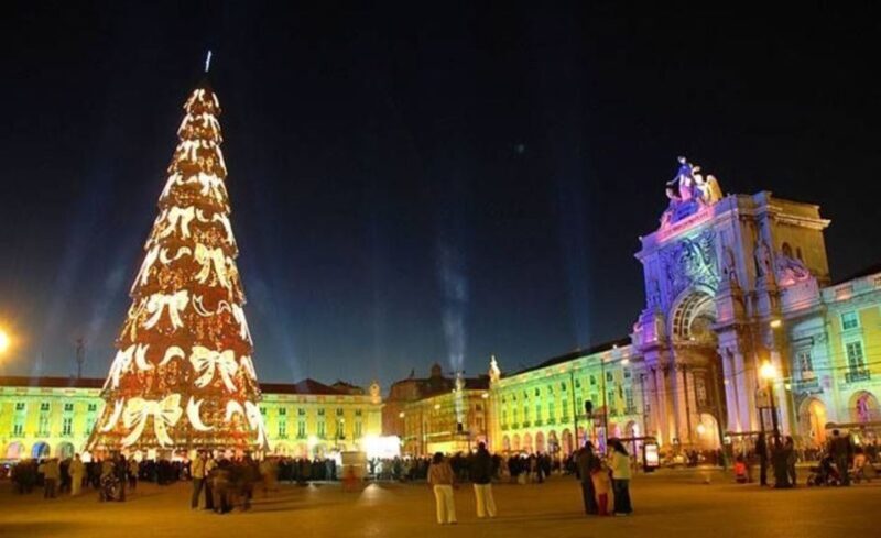 Lisbon: Private Christmas Lights Tour by Tuk-Tuk - Key Points