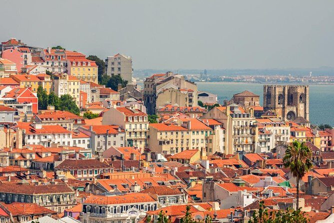Lisbon Private Driver and Customizable Tour - Key Points
