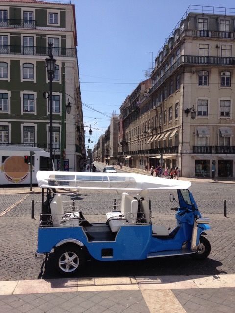 Lisbon: Private Guided Tour of Historical Center by Tuk Tuk - FAQ