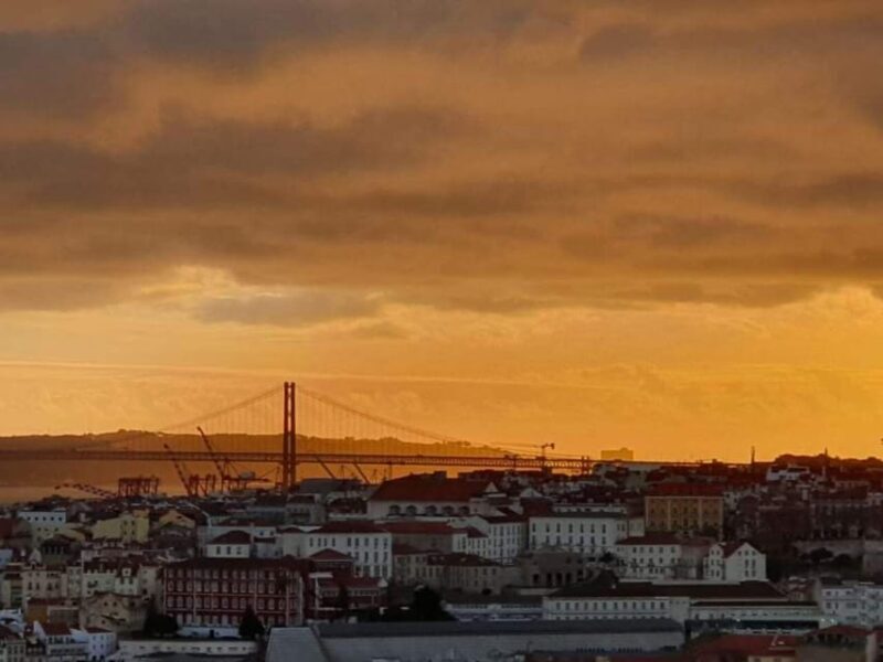 Lisbon: Private Highlights Tuk-Tuk Tour with Tapas and Wine - What to Expect From the Itinerary