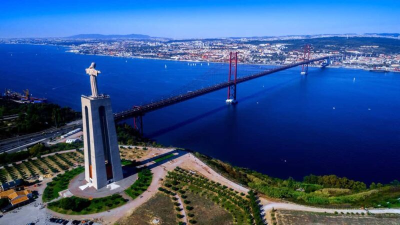 Lisbon: Private Luxury Tour to Belém, Cristo Rei and Alfama. - Key Points