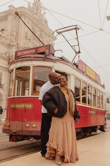 Lisbon: Private Photo Shoot with a Professional Photographer - Key Points