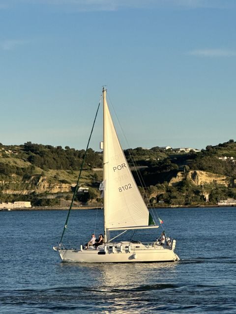 Lisbon: Private sailboat tours on Tagus River - The Sunset Experience