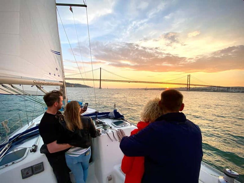 Lisbon: Private Sailing Experience with Locals - Key Points