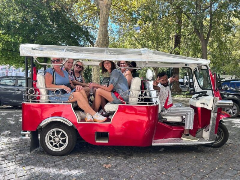 Lisbon Private Sightseeing Photography Tour with Tuk Tuk - Key Points